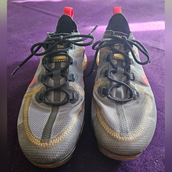 NIKE WOMEN'S AIR VAPORMAX 2019 BLACK/METALLIC GOLD [CU4872 001] US